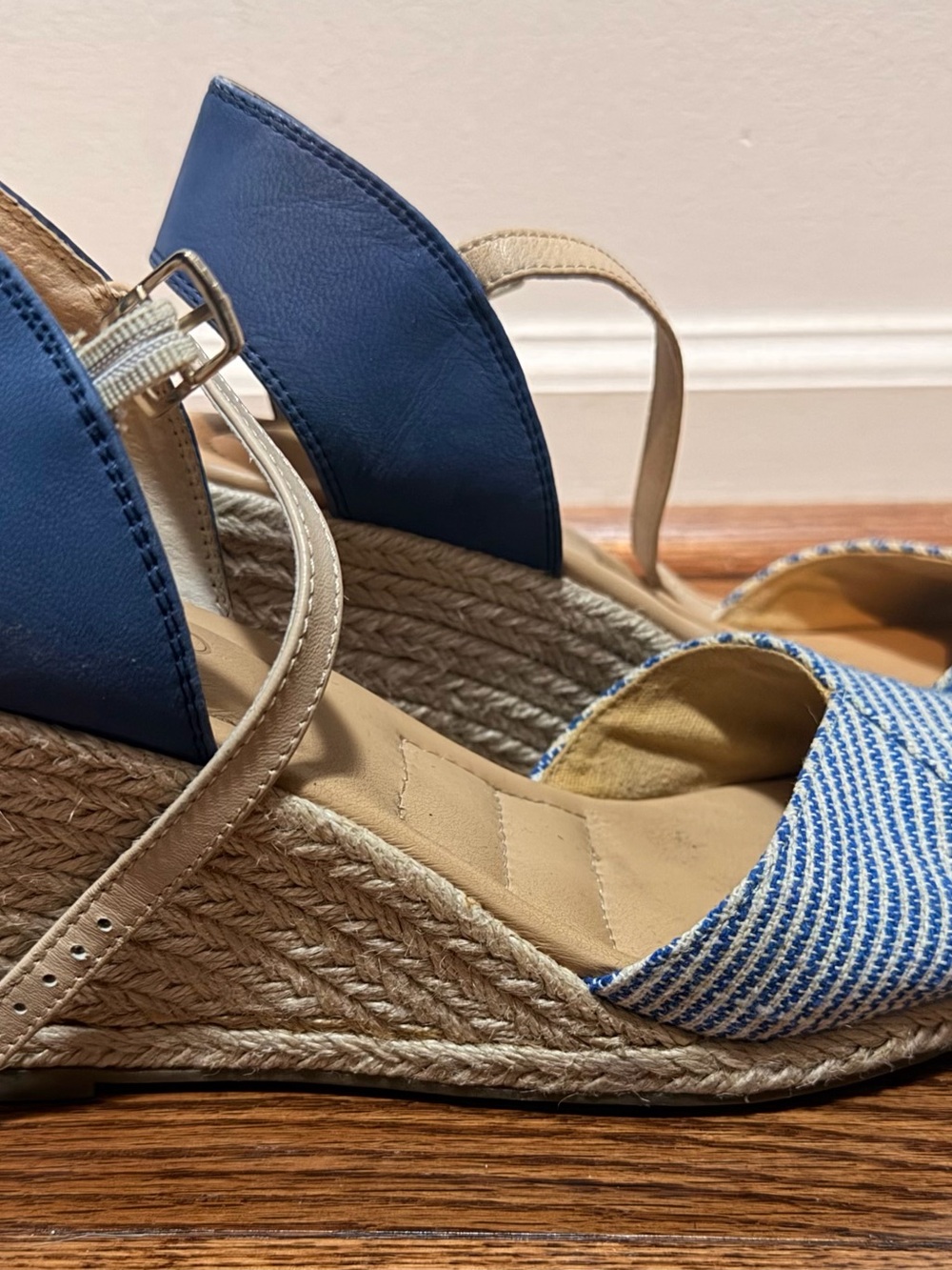 Me Too Shoes BALI Espadrille Wedge Blue Cotton Stripe Women's Shoe Size 9